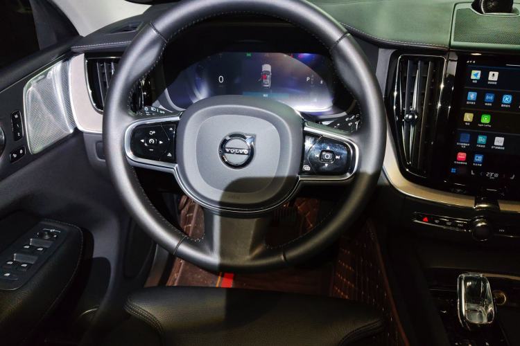 Used Volvo XC60 2022 B5 4x4 Zhiya Luxury Edition
