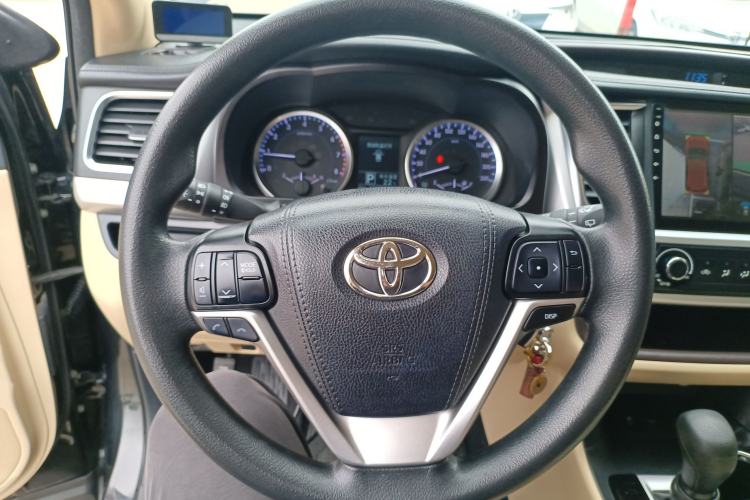 Used Toyota Highlander 2018 2.0T Two-Wheel Drive Elite Edition 5 Seats Emission Standard China V Steering Wheel