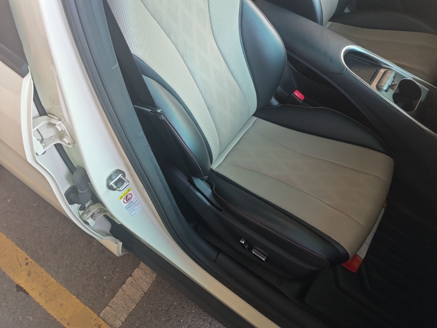 BYD Dolphin 2023 420 km Fashion Edition — снимка 19
