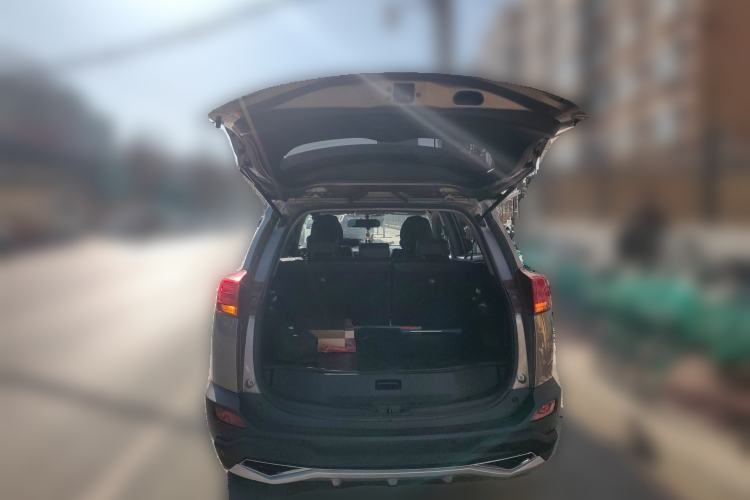 Used Toyota RAV4 2013 2.5L Automatic 4x4 Elite Edition Trunk