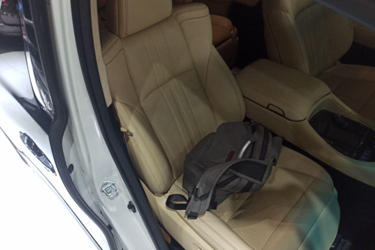 Used Toyota Vellfire 2020 Dual-Engine 2.5L HV Prestige Edition Right Front Seat