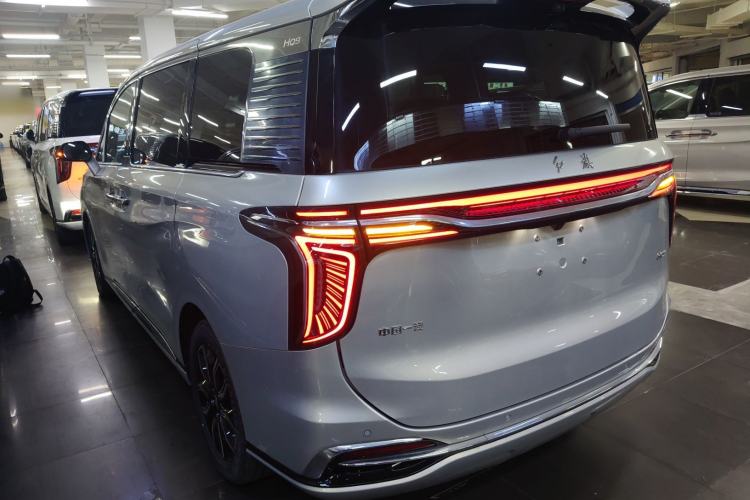 Used Hongqi HQ9 2023 2.0T Smart Connect Flagship Edition Rear Left 45 Deg