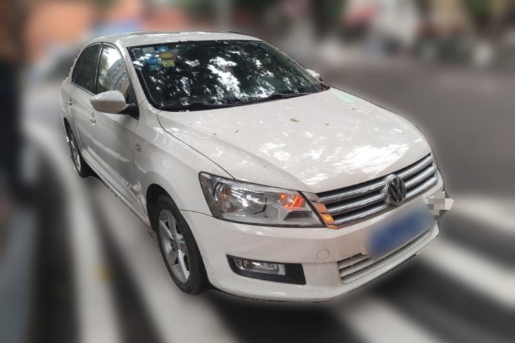 Used Volkswagen Santana 2015 1.6L Manual Comfort Edition Front Right 45 Deg