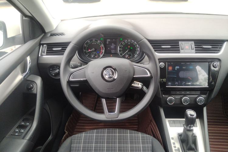 Used Skoda Octavia 2018 1.6L Automatic Comfort Edition
