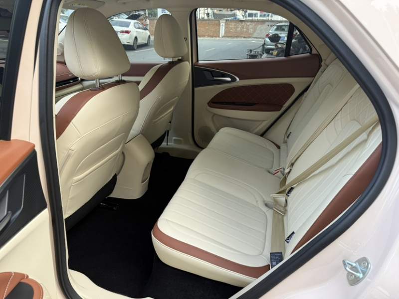 Used ORA Good Cat 2024 401 km Range Luxury Version 135 kW — 33