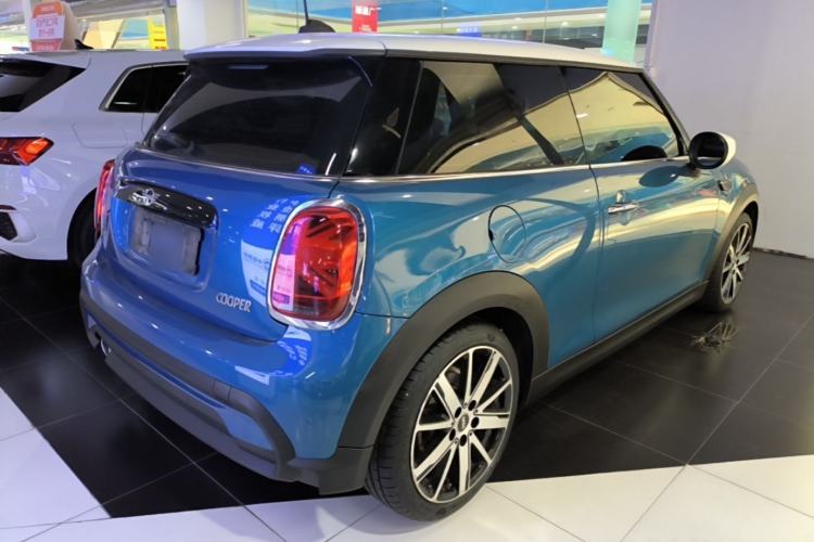 Used MINI 2022 Updated 1.5T COOPER Classic Edition Rear Right 45 Deg