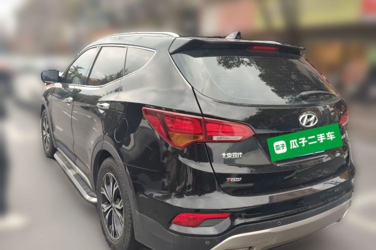 Used Hyundai Santa Fe 2017 2.0T Automatic All-Wheel Drive Smart 7-Seater