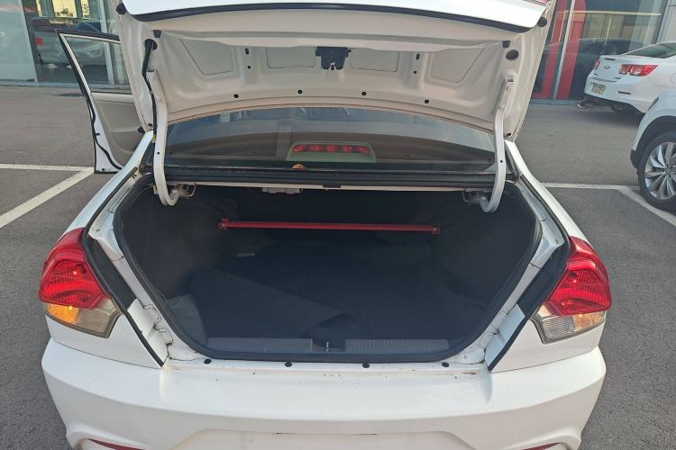 Used Soueast V3 Lingyue 2015 1.5L Manual Happiness Edition
