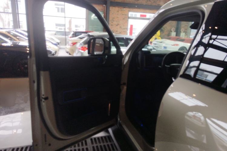 Used Formula Leopard Leopard 5 2024 Cloud Ride Luxury Edition