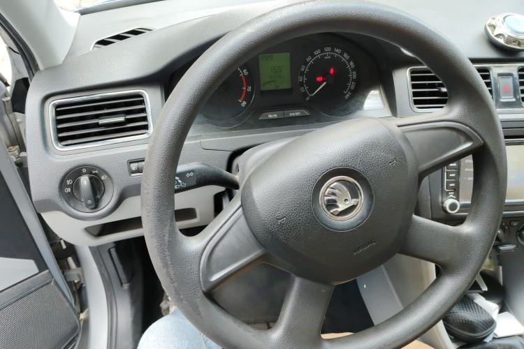 Used Skoda Rapid 2013 1.6L Manual Smart Selection Model
