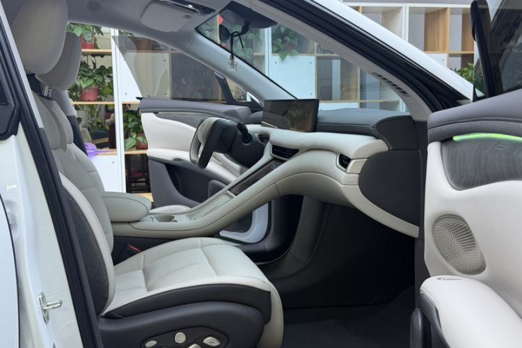 Used IM LS6 2025 Lingxi Intelligent Driving Edition Interior 6
