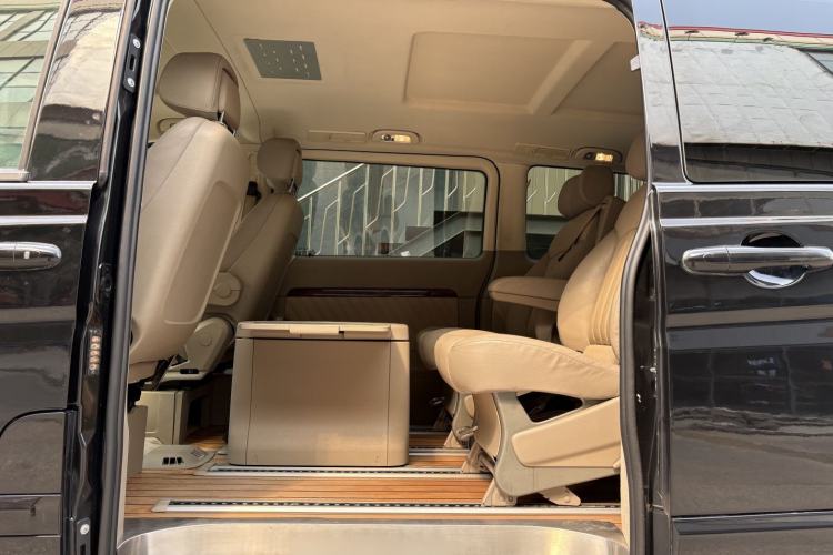 Used Mercedes-Benz Viano 2013 3.0L Comfort Edition Interior 5