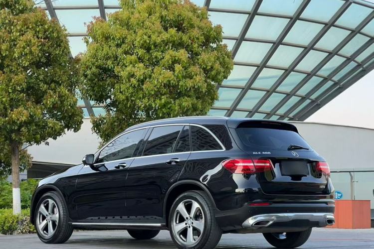 Used Mercedes-Benz GLC 2016 GLC 300 4MATIC Dynamic Model