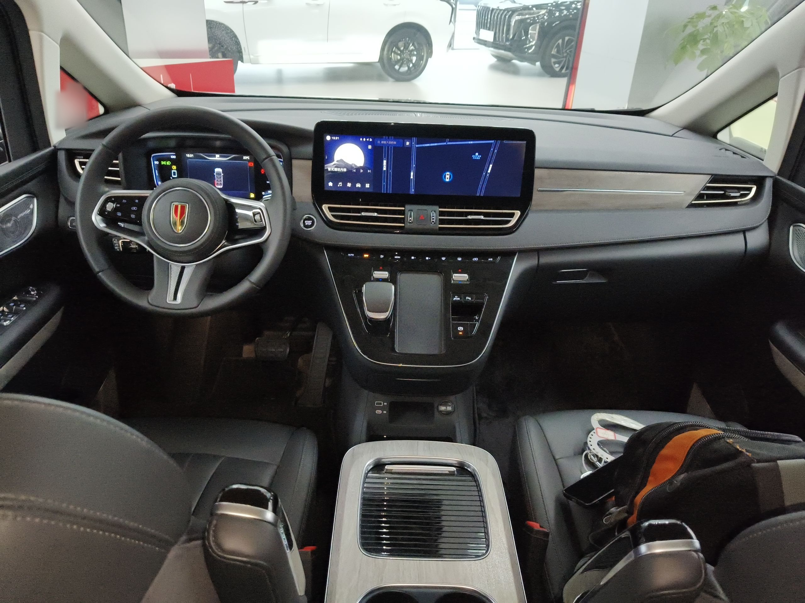 Hongqi HQ9 PHEV 2024 2.0T Four-Wheel Drive Business Edition — снимка 12