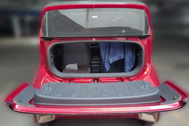 Used Baojun E200 2020 305KM Smart Drive Version Trunk