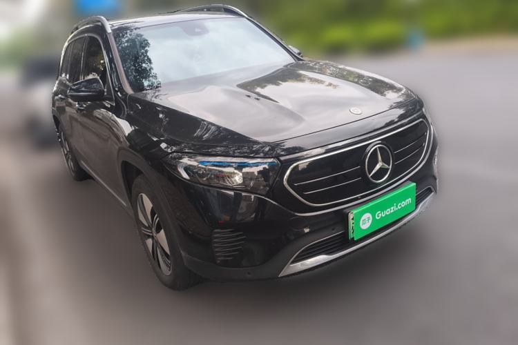 Used Mercedes-Benz EQB 2023 Facelift EQB 260 Front Right 45 Deg