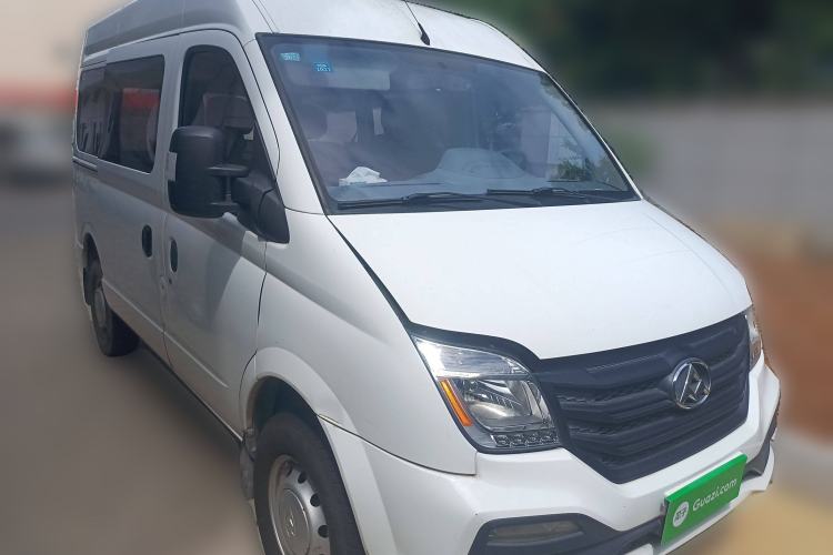 Used SAIC MAXUS Xintu V80 2018 2.5T 6-speed manual Aoyuntong short-wheelbase ultra-low roof 5- or 6-seat model
