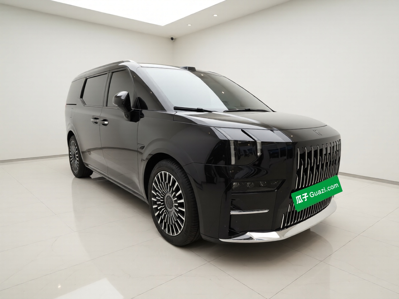 Zeekr 009 2024 7-Seater Walk-Through Version Four-Wheel Drive 108 kWh — снимка 3