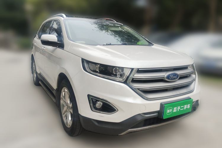 Used Ford Edge 2016 EcoBoost 245 Two-Wheel-Drive Titanium 7-Seater Front Right 45 Deg