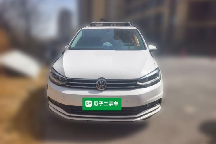 Used Volkswagen Touran 2018 Volkswagen Touran L 280TSI DSG Comfort Edition 7-seater Front