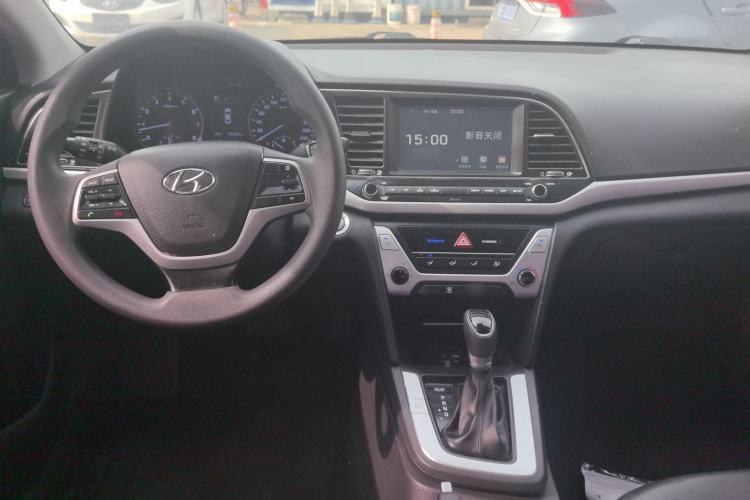 Used Hyundai Elantra (6th Generation / Lingdong) 2016 1.6L Automatic ZhiXuan – Elite Version Center Console
