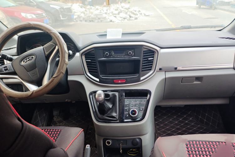Used JAC Refine M4 2017 2.0T Manual Comfort Version Interior 2