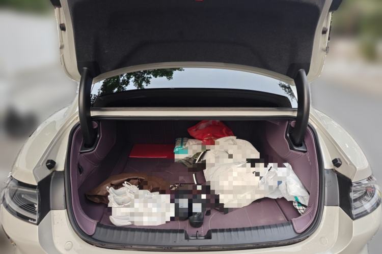 Used Xiaomi Auto SU7 2024 Rear-Drive Long-Range Intelligent Driving Version Trunk