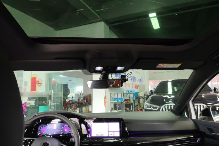 Used Volkswagen Golf 2023 Facelift 280TSI DSG R-Line Lite
