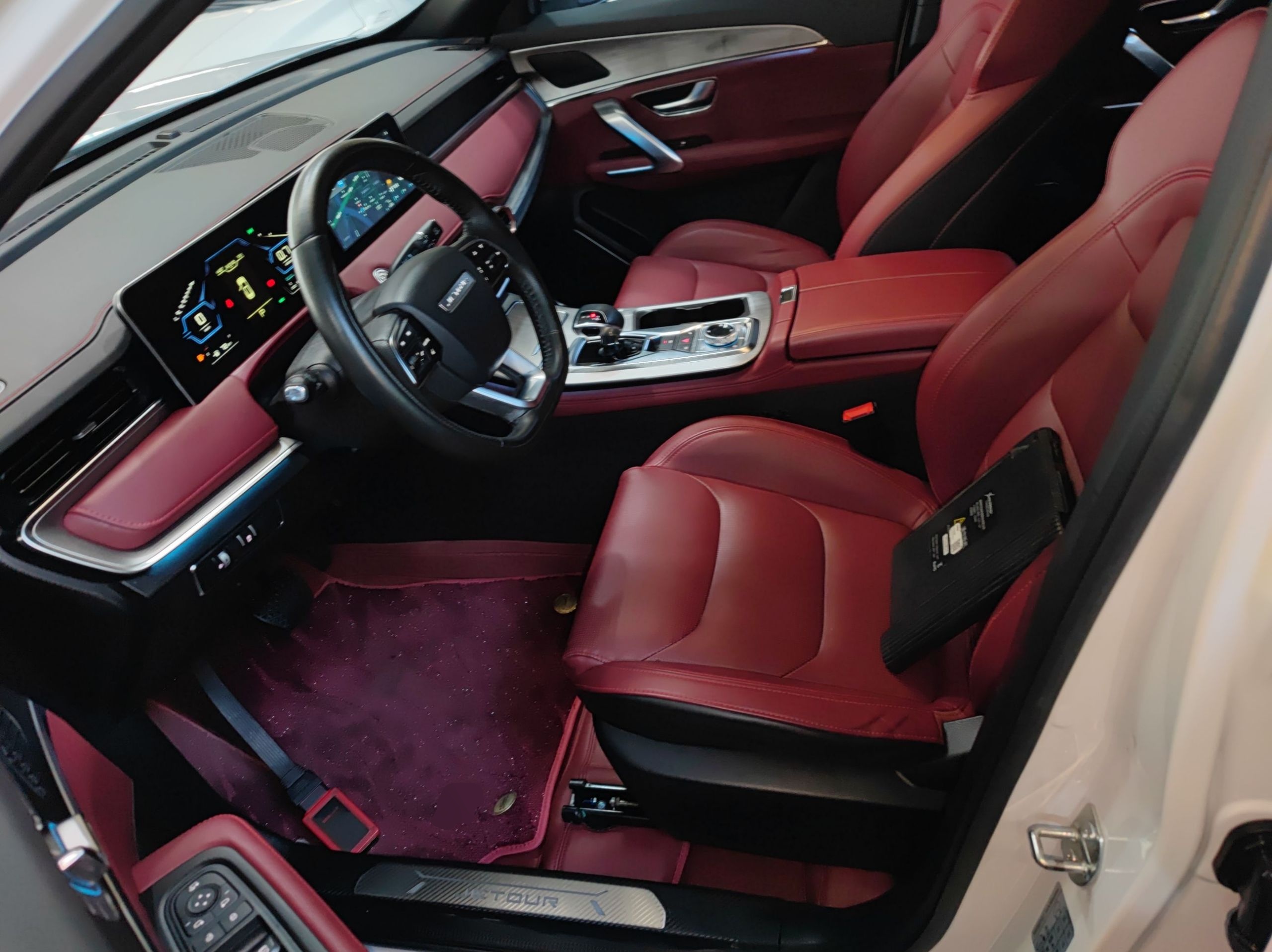 المقاعد الأمامية داخل السيارة