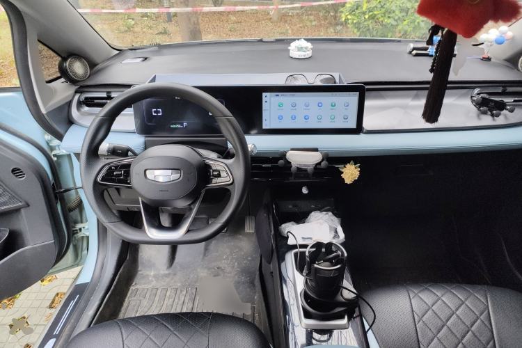 Used Geometry E Firefly 2024 301km Starlight
