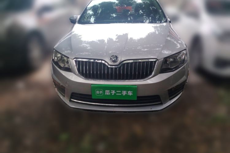 Used Skoda Octavia 2016 1.6L Manual Front-Wheel-Drive Version
