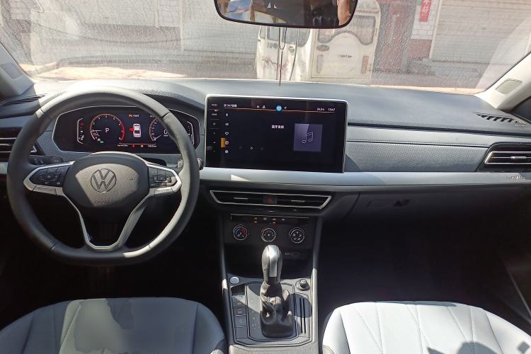 Used Volkswagen Lavida 2024 1.5L Automatic Starry Sky 5 Million Edition Center Console