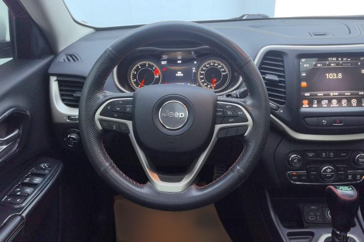 Used Jeep Cherokee 2017 2.0L Superior Edition