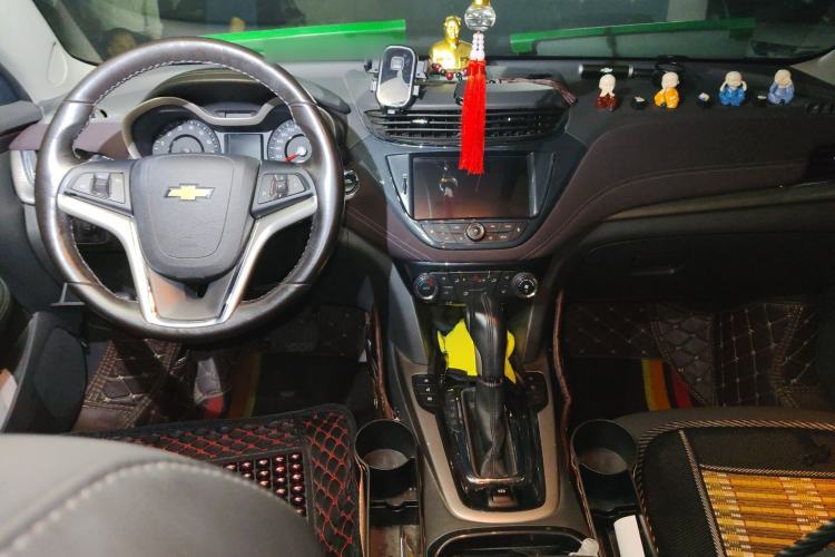 Used Chevrolet Malibu 2017 1.5T Automatic Luxury Edition Center Console