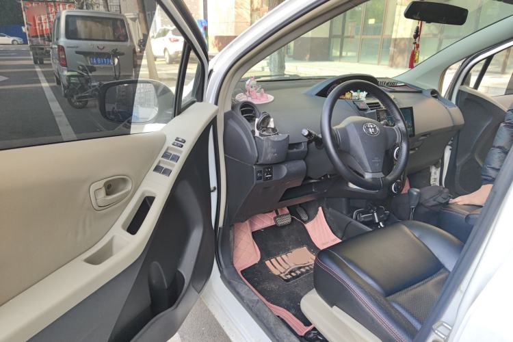 Used Toyota Yaris 2011 1.6E Automatic Charm Edition
