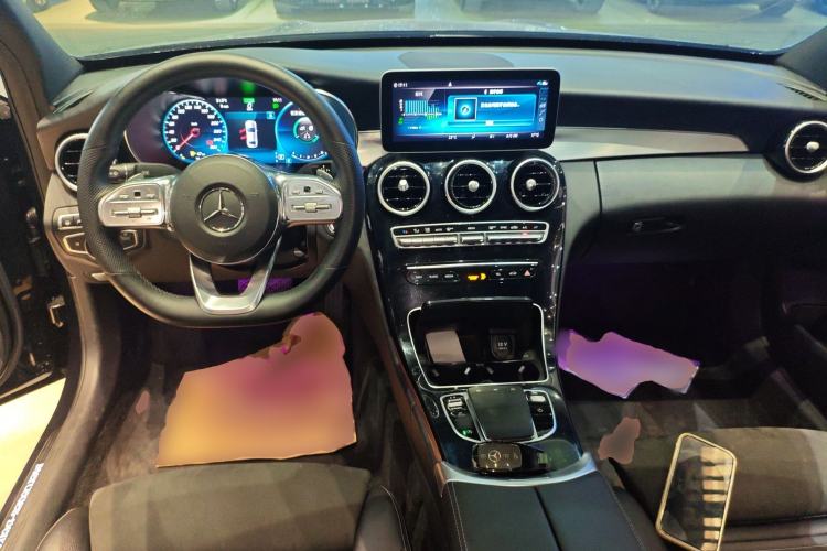 Used Mercedes-Benz C-Class 2019 C 260 Sport Edition 4MATIC Center Console