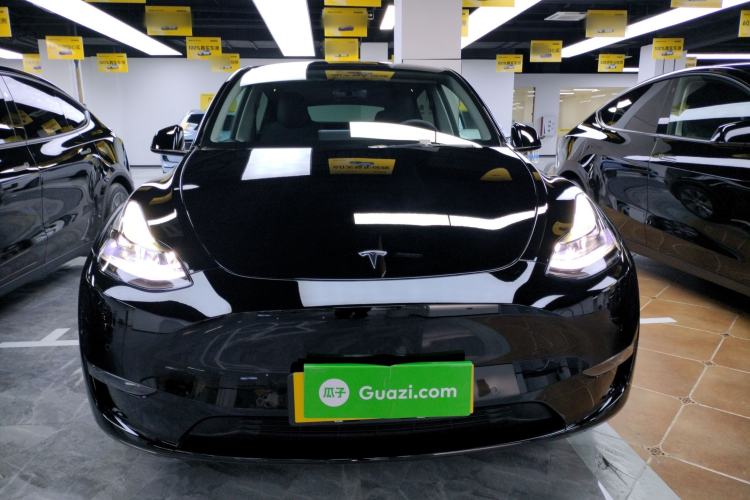 Used Tesla Model Y 2022 Long-Range All-Wheel-Drive Version Front