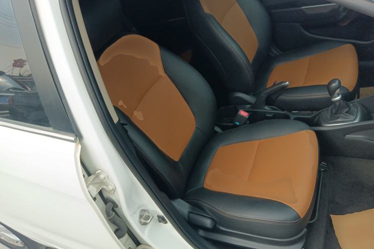 Used Kia K2 2015 Sedan 1.4L MT GLS
