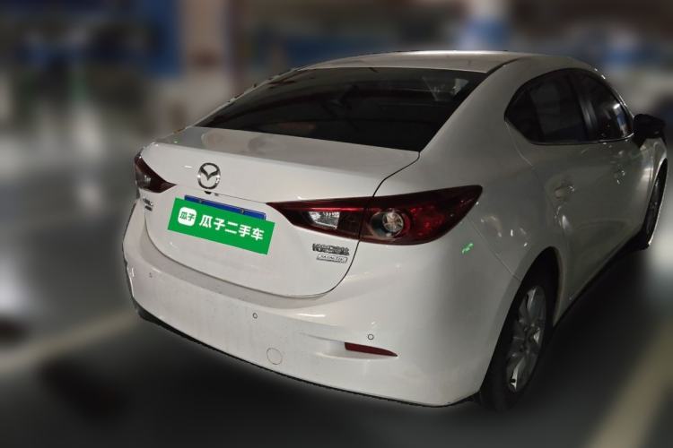 Used Mazda 3 Axela 2016 Sedan 1.5L Automatic Luxury Model
