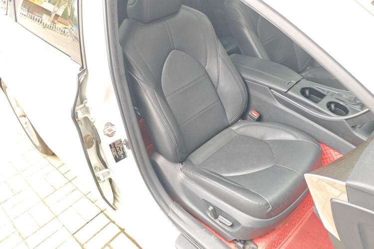 Used Toyota Avalon 2021 2.5L Luxury Edition Right Front Seat