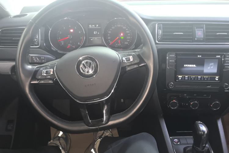 Used Volkswagen Sagitar 2017 230TSI Automatic Comfort Version
