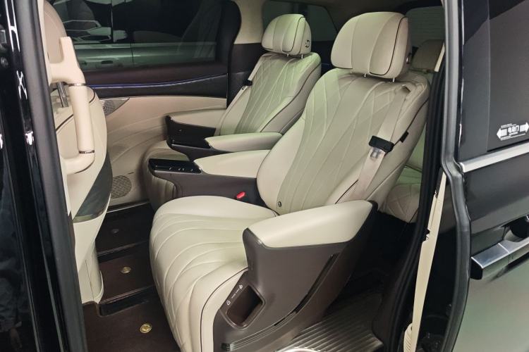 Used Denza D9 2024 DM-i 980 Four-Wheel Drive Prestige Model