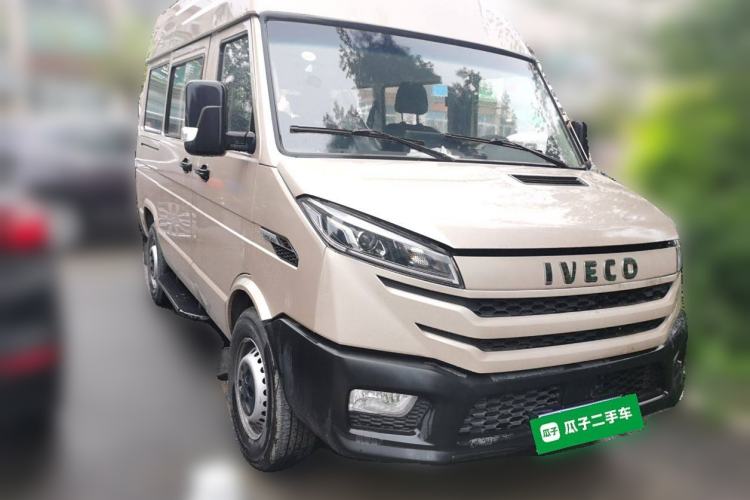 Used Iveco Daily 2023 2.5T A35M1 Short Wheelbase Mid-Height Single-Tire Side-Sliding Door 5–9 Seats
