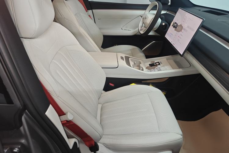 Used ONVO L60 2024 60 kWh Rear-Drive Version Right Front Seat