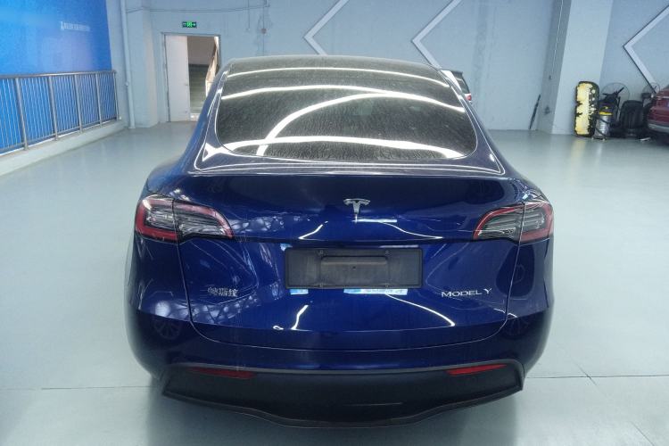 Used Tesla Model Y 2022 Long-Range All-Wheel-Drive Version
