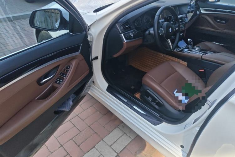 Used BMW 5 Series 2014 520Li Elegant Model
