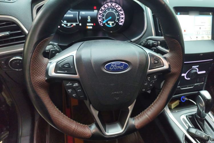 Used Ford Edge 2016 EcoBoost 245 Four-Wheel Drive Titanium 7-Seater Steering Wheel