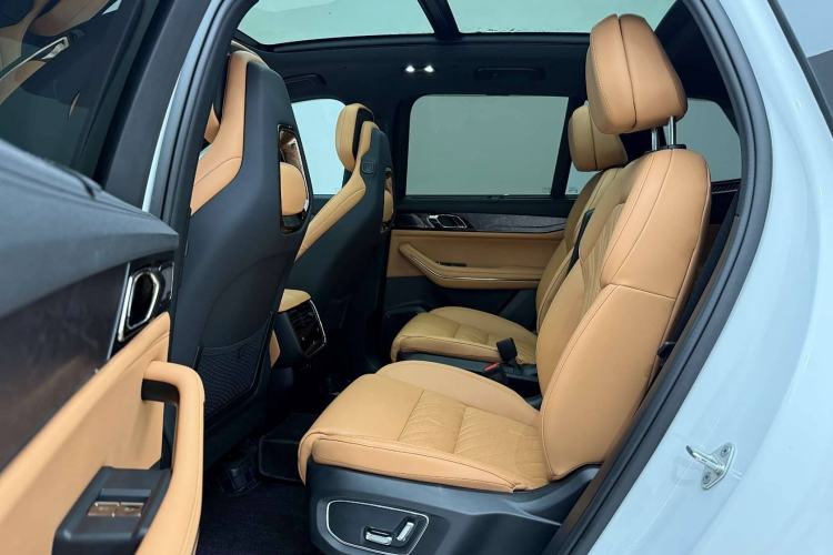 Used Lynk & Co 09 2021 2.0T Halo Six-Seater
