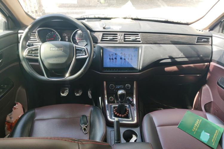 Used Lifan Auto Myway 2016 1.5L Manual Elite Version Center Console