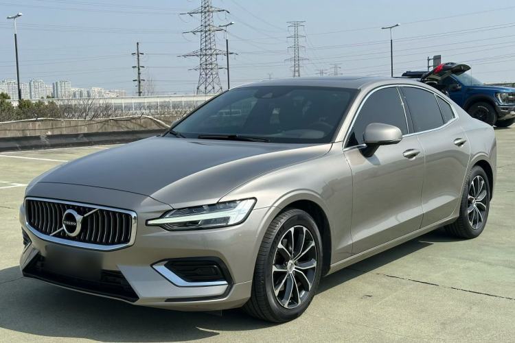 Used Volvo S60 2021 T4 Zhiyi Luxury Edition
